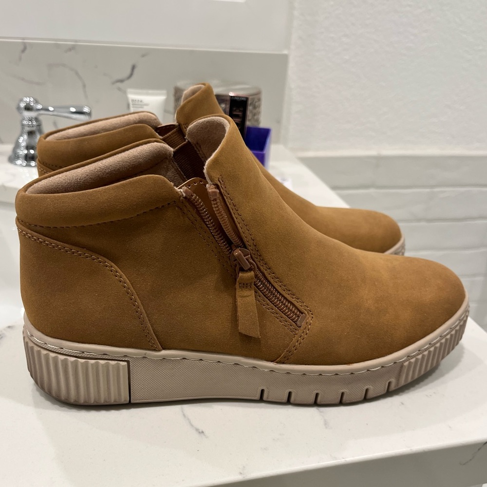 Soul Naturalizer Tan Ankle Boots- comfy